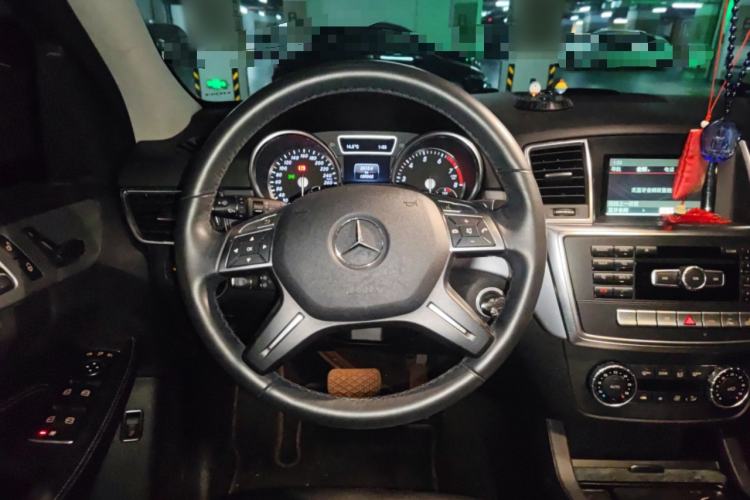 Used Mercedes-Benz M-Class 2014 ML 320 4MATIC Steering Wheel