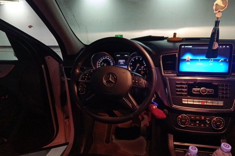 Used Mercedes-Benz M-Class 2014 ML 320 4MATIC Steering Wheel
