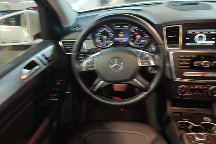 Used Mercedes-Benz M-Class 2014 ML 320 4MATIC Steering Wheel