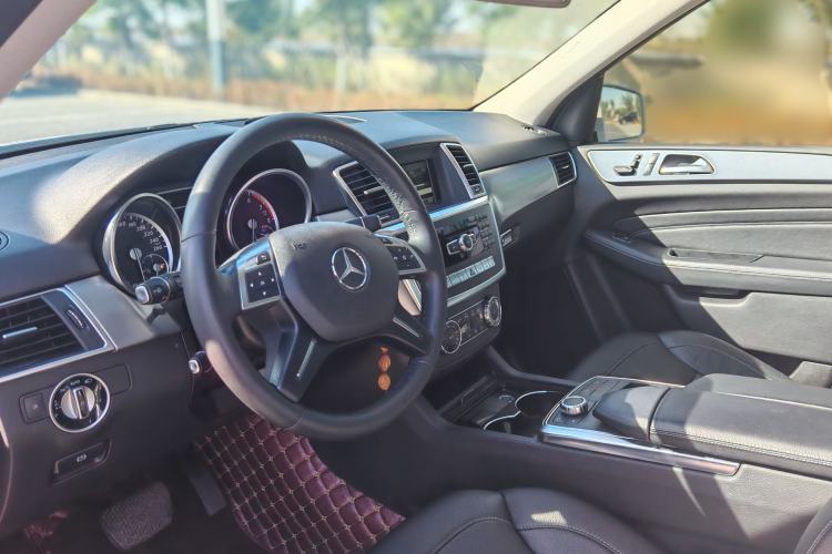 Used Mercedes-Benz M-Class 2014 ML 320 4MATIC Steering Wheel