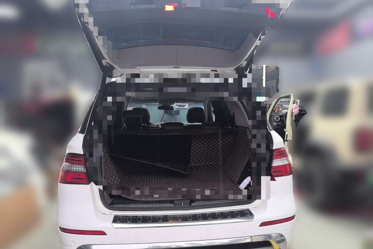 Used Mercedes-Benz M-Class 2014 ML 320 4MATIC Trunk
