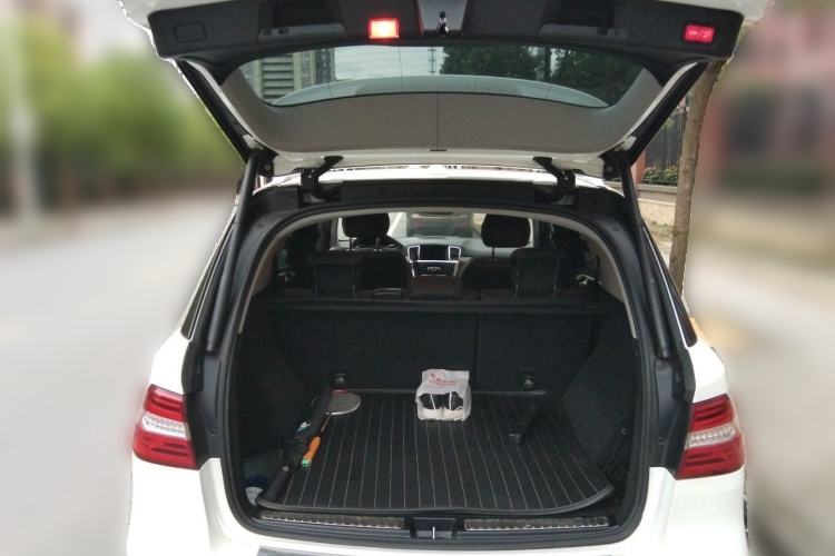 Used Mercedes-Benz M-Class 2014 ML 400 4MATIC Luxury Model Trunk