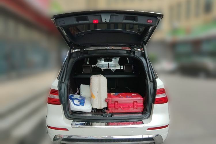 Used Mercedes-Benz M-Class 2014 ML 400 4MATIC Luxury Model Trunk