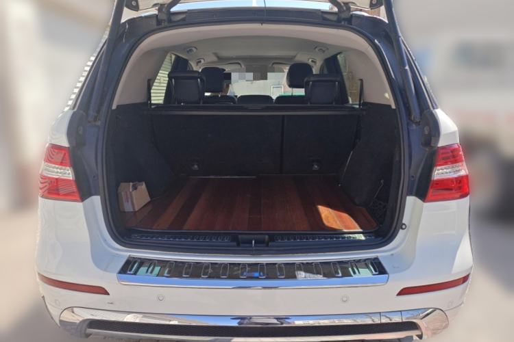 Used Mercedes-Benz M-Class 2014 ML 320 4MATIC Trunk
