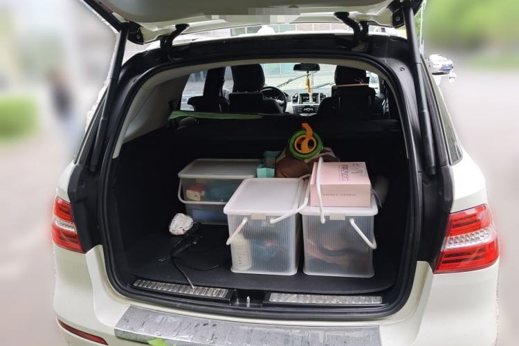 Used Mercedes-Benz M-Class 2014 ML 320 4MATIC Trunk