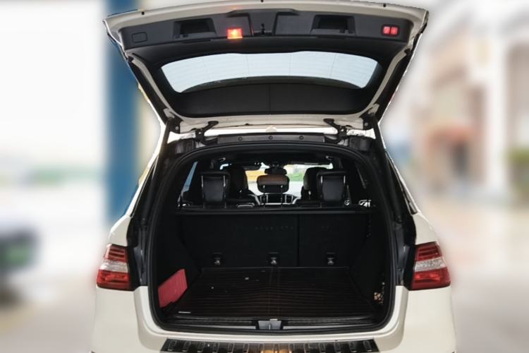 Used Mercedes-Benz M-Class 2014 ML 350 CDI 4MATIC Trunk