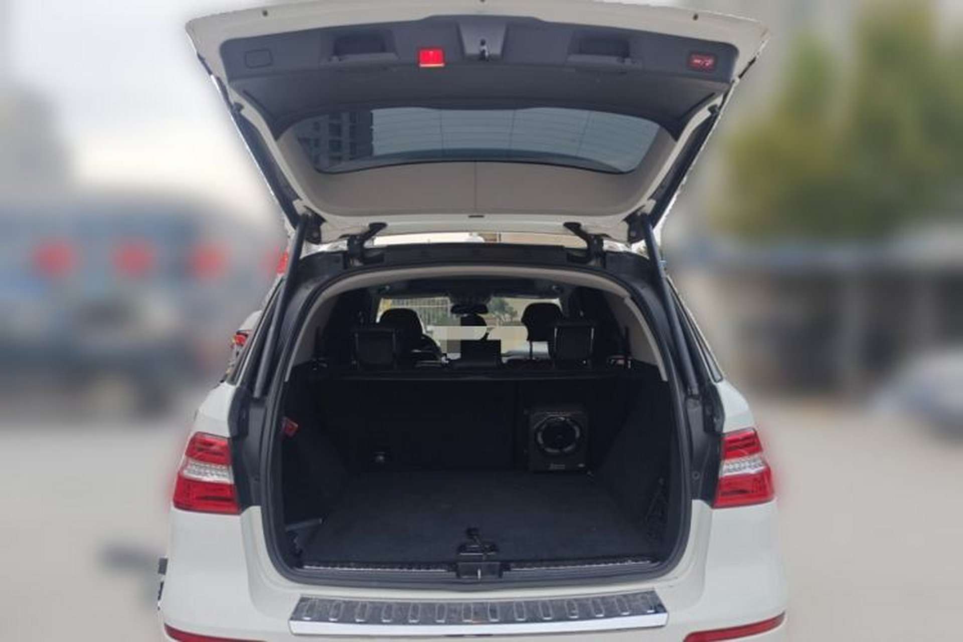 Used Mercedes-Benz M-Class 2014 ML 400 4MATIC Luxury Model Trunk