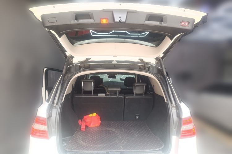 Used Mercedes-Benz M-Class 2014 ML 320 4MATIC Trunk