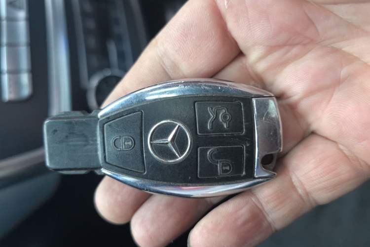 Used Mercedes-Benz M-Class 2014 ML 320 4MATIC Vehicle Key