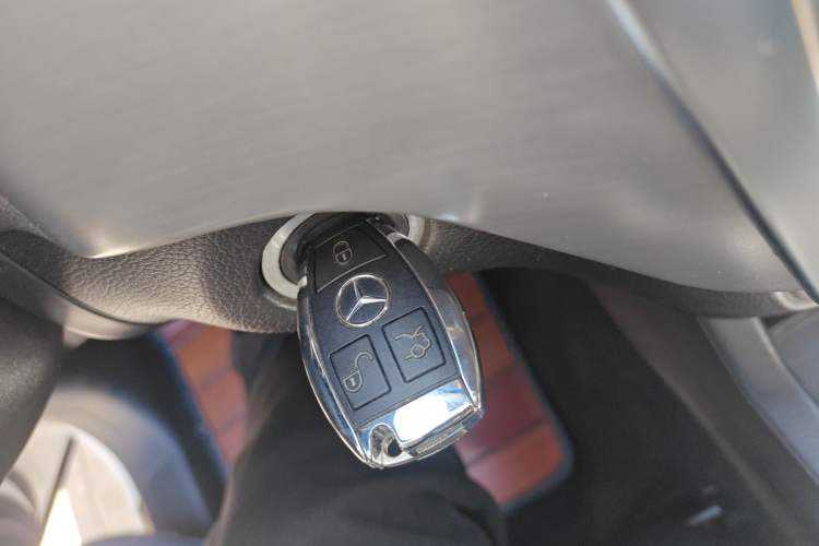 Used Mercedes-Benz M-Class 2014 ML 320 4MATIC Vehicle Key