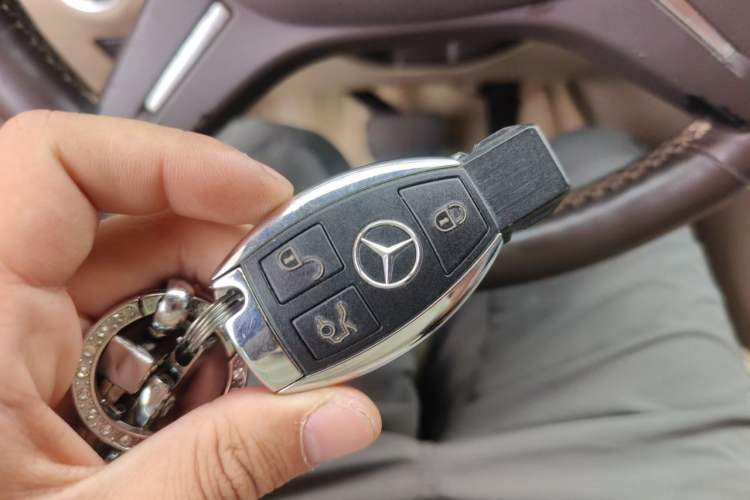Used Mercedes-Benz M-Class 2014 ML 400 4MATIC Dynamic Model Vehicle Key