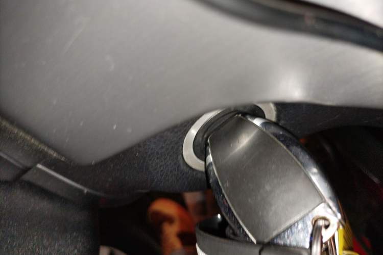 Used Mercedes-Benz M-Class 2014 ML 320 4MATIC Vehicle Key