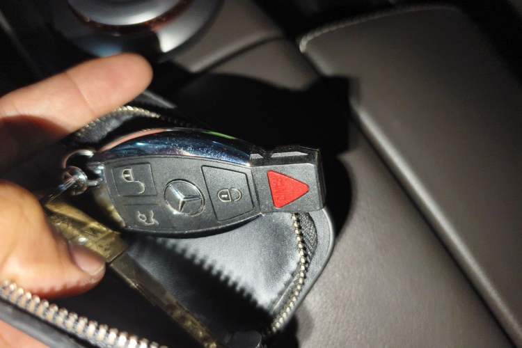 Used Mercedes-Benz M-Class  Vehicle Key