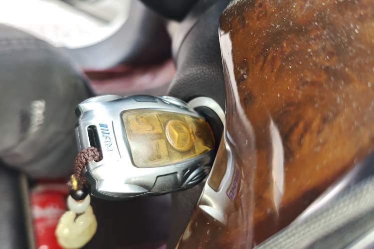 Used Mercedes-Benz M-Class 2014 ML 400 4MATIC Dynamic Model Vehicle Key