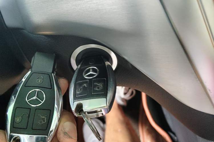 Used Mercedes-Benz M-Class 2014 ML 320 4MATIC Vehicle Key