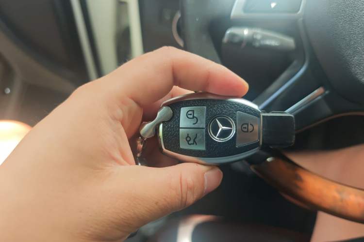 Used Mercedes-Benz M-Class 2014 ML 400 4MATIC Luxury Model Vehicle Key