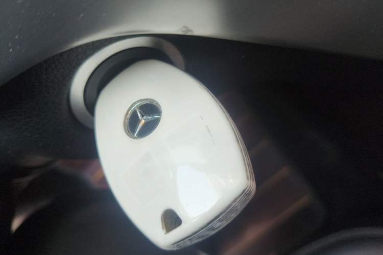 Used Mercedes-Benz M-Class 2014 ML 320 4MATIC Vehicle Key