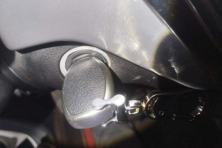 Used Mercedes-Benz M-Class 2014 ML 320 4MATIC Vehicle Key