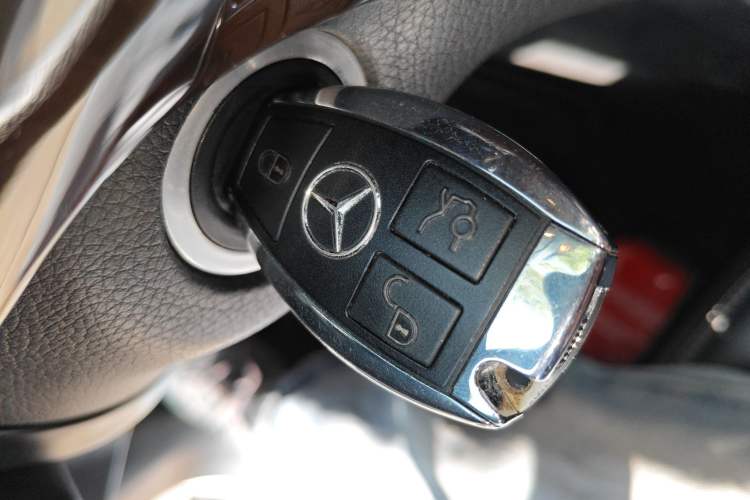 Used Mercedes-Benz M-Class 2014 ML 400 4MATIC Dynamic Model Vehicle Key