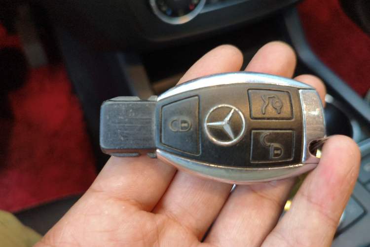 Used Mercedes-Benz M-Class 2014 ML 320 4MATIC Vehicle Key