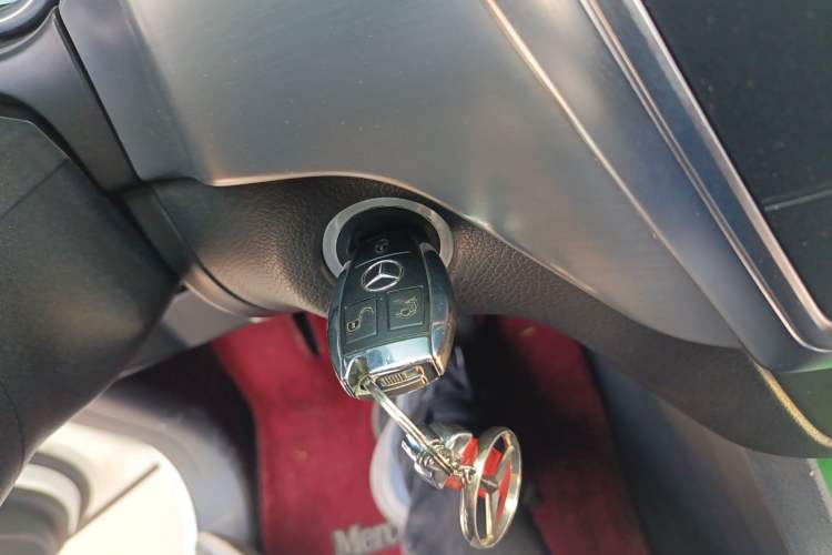 Used Mercedes-Benz M-Class 2014 ML 320 4MATIC Vehicle Key