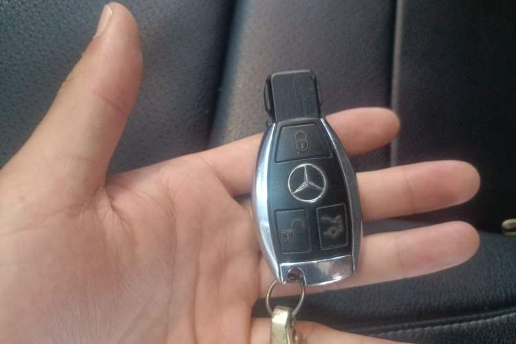 Used Mercedes-Benz M-Class 2014 ML 320 4MATIC Vehicle Key