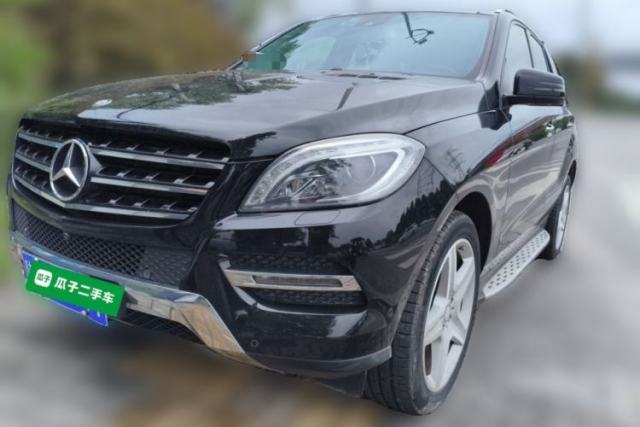 Used Mercedes-Benz M-Class Mercedes-Benz Vadochi ML400 4MATIC 2,996 cc off-road vehicle