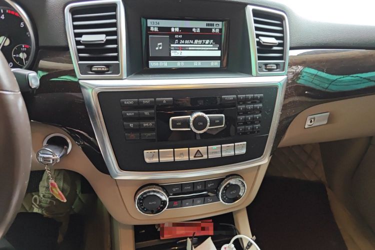 Used Mercedes-Benz M-Class 2015 ML 350 CDI 4MATIC Audio And AC Panel