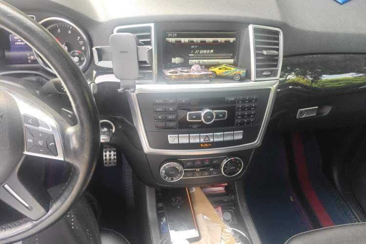 Used Mercedes-Benz M-Class  Audio And AC Panel