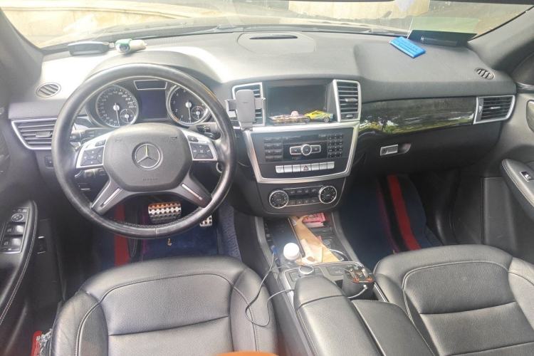Used Mercedes-Benz M-Class  Center Console