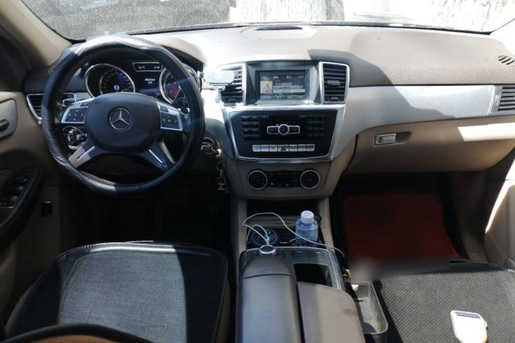 Used Mercedes-Benz M-Class 2015 ML 320 4MATIC Center Console