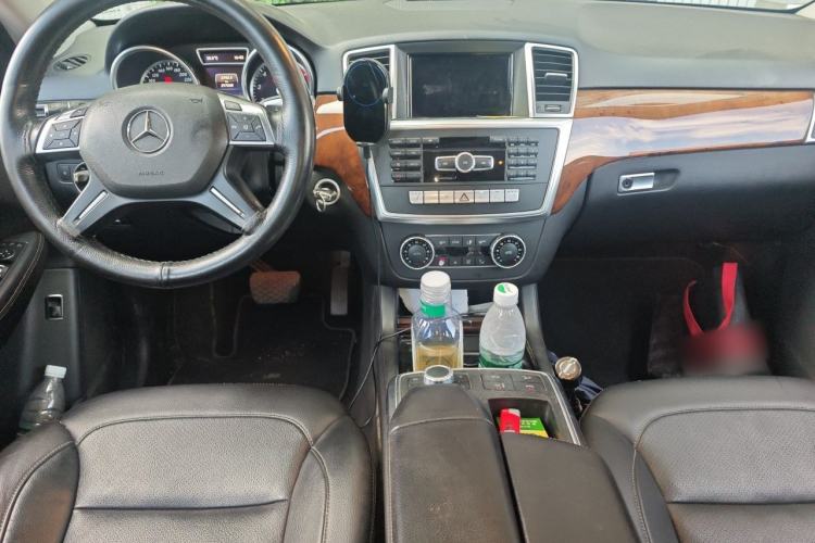 Used Mercedes-Benz M-Class 2015 ML 400 4MATIC Dynamic Model Center Console