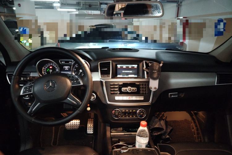 Used Mercedes-Benz M-Class 2015 ML 320 4MATIC Center Console