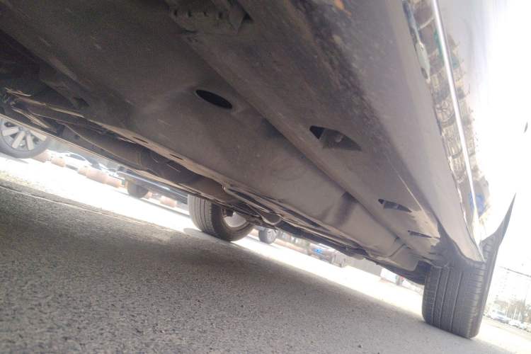 Used Mercedes-Benz M-Class 2015 ML 400 4MATIC Dynamic Model Chassis Front Left