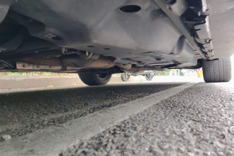 Used Mercedes-Benz M-Class 2015 ML 400 4MATIC Dynamic Model Chassis Front Left
