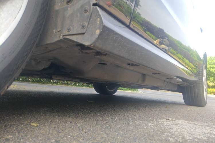 Used Mercedes-Benz M-Class  Chassis Front Left
