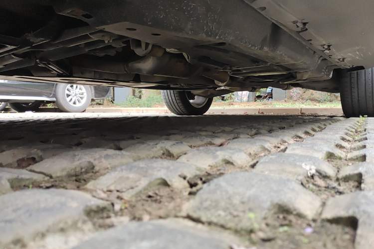 Used Mercedes-Benz M-Class 2015 ML 400 4MATIC Dynamic Model Chassis Front Left