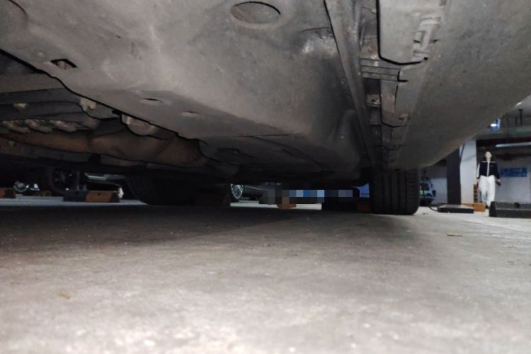 Used Mercedes-Benz M-Class 2015 ML 400 4MATIC Luxury Model Chassis Front Left