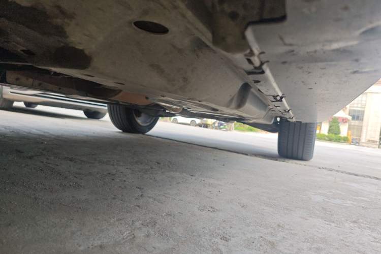 Used Mercedes-Benz M-Class 2015 ML 400 4MATIC Dynamic Model Chassis Front Left