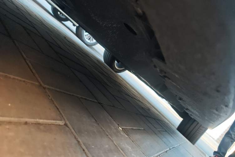 Used Mercedes-Benz M-Class 2015 ML 320 4MATIC Chassis Front Left