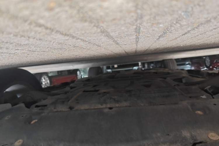 Used Mercedes-Benz M-Class 2015 ML 400 4MATIC Dynamic Model Chassis Front