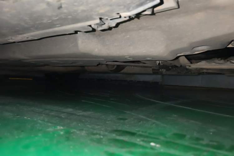 Used Mercedes-Benz M-Class 2015 ML 400 4MATIC Dynamic Model Chassis Front Right