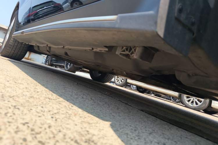 Used Mercedes-Benz M-Class 2015 ML 400 4MATIC Luxury Model Chassis Front Right