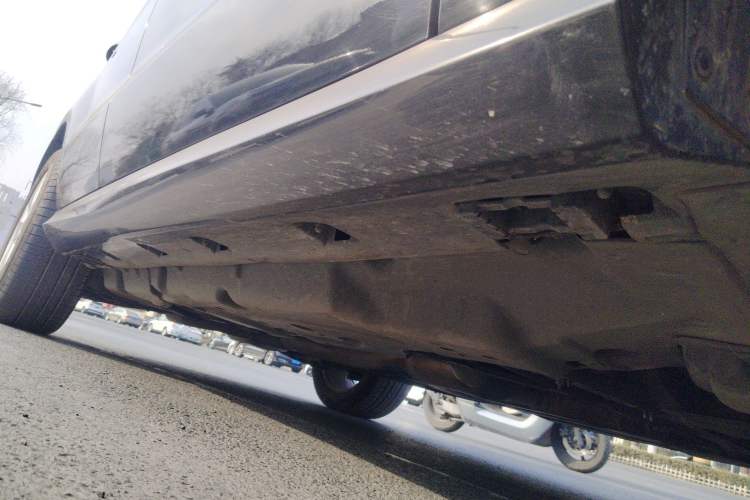 Used Mercedes-Benz M-Class 2015 ML 400 4MATIC Dynamic Model Chassis Front Right