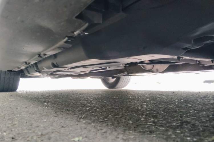 Used Mercedes-Benz M-Class 2015 ML 400 4MATIC Dynamic Model Chassis Front Right