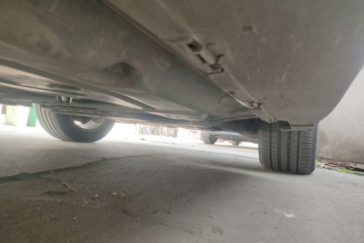 Used Mercedes-Benz M-Class 2015 ML 320 4MATIC Chassis Front Right
