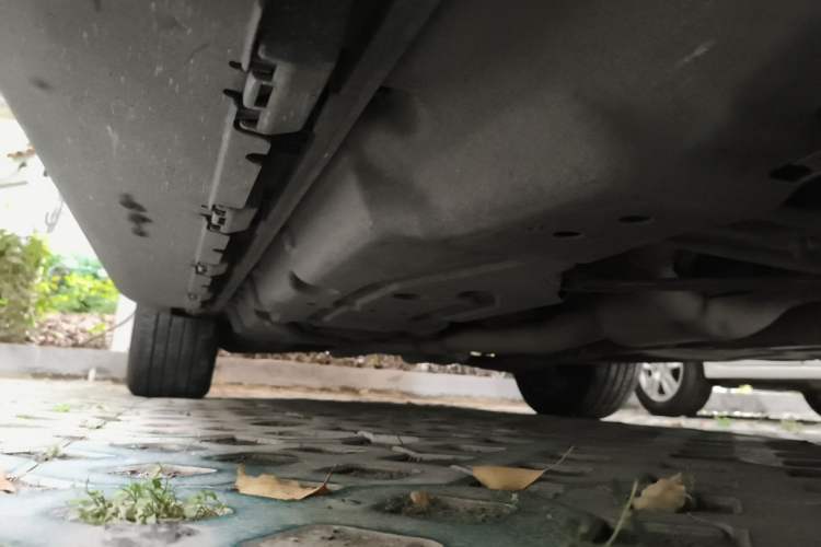 Used Mercedes-Benz M-Class 2015 ML 400 4MATIC Dynamic Model Chassis Front Right