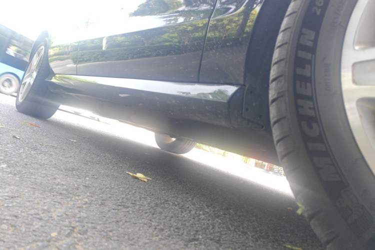 Used Mercedes-Benz M-Class  Chassis Front Right