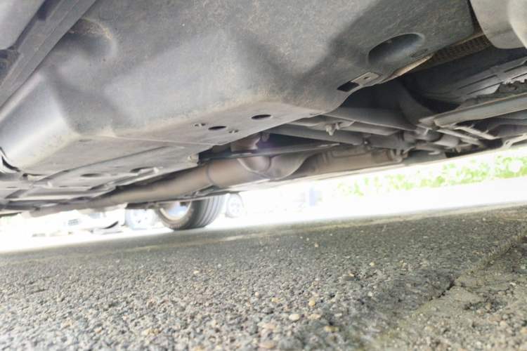 Used Mercedes-Benz M-Class 2015 ML 400 4MATIC Dynamic Model Chassis Front Right