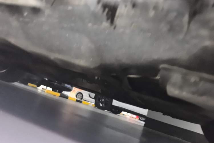 Used Mercedes-Benz M-Class 2015 ML 400 4MATIC Luxury Model Chassis Front Right